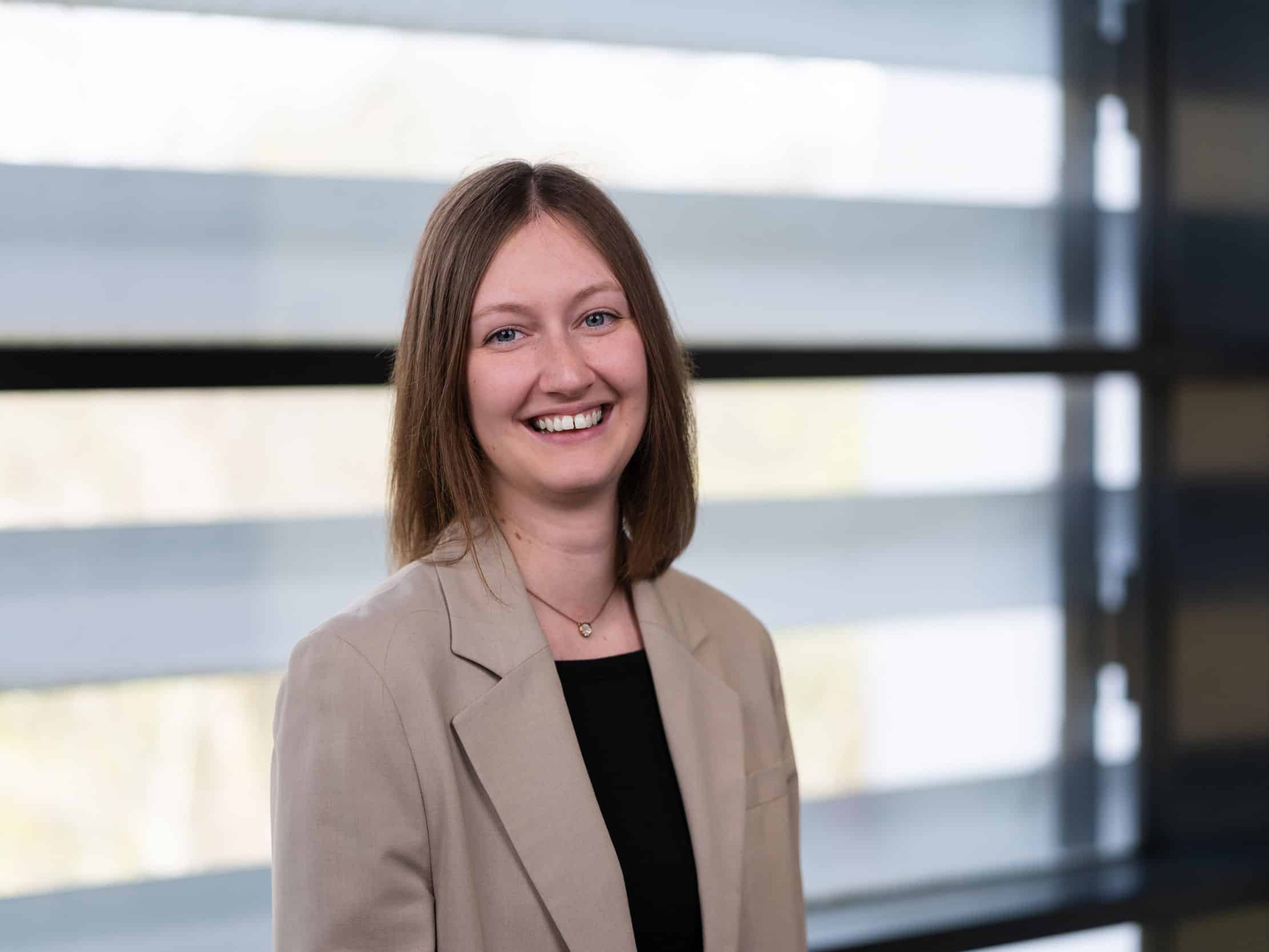 Annalena Deine Ansprechpartnerin fürs Recruiting